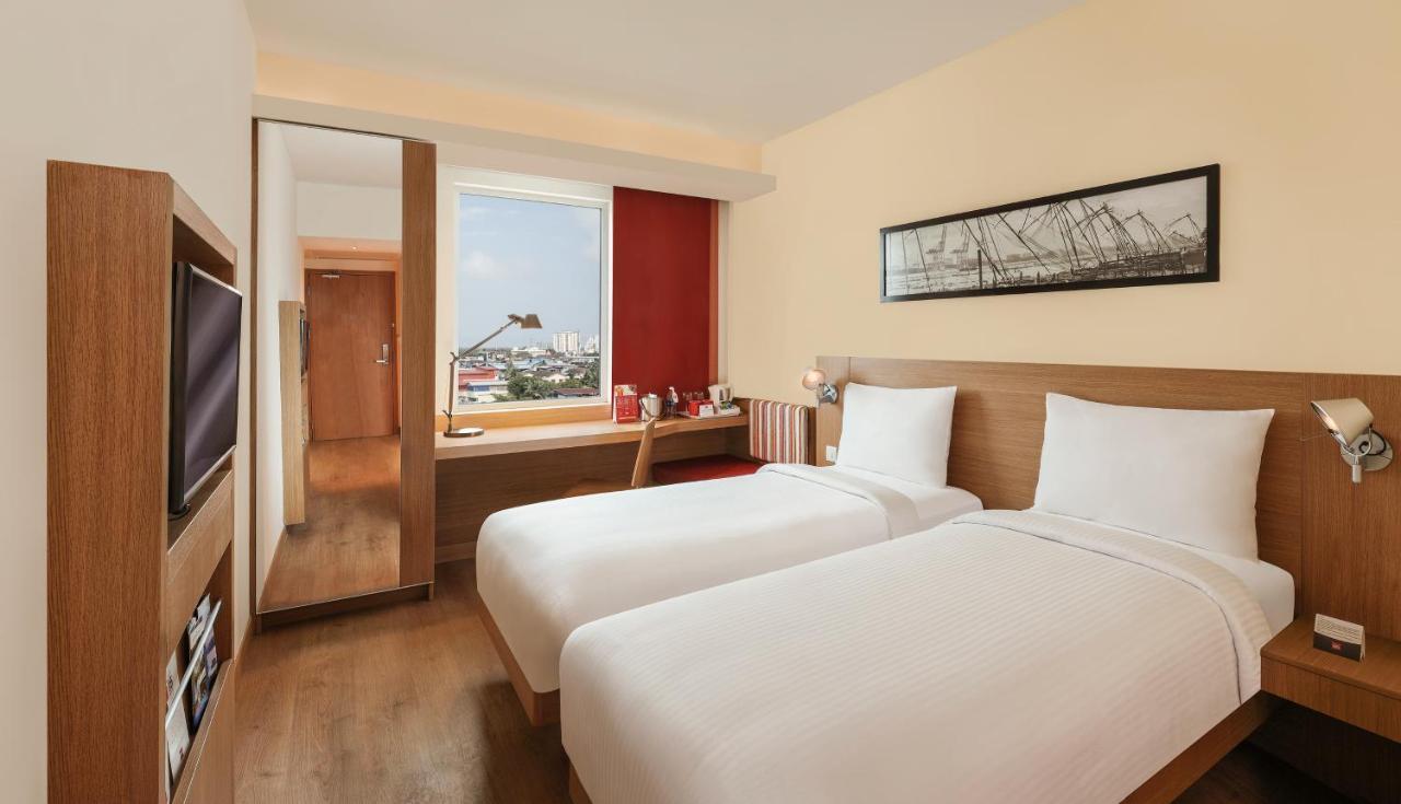 Ibis Kochi City Centre - An Accor Brand Экстерьер фото