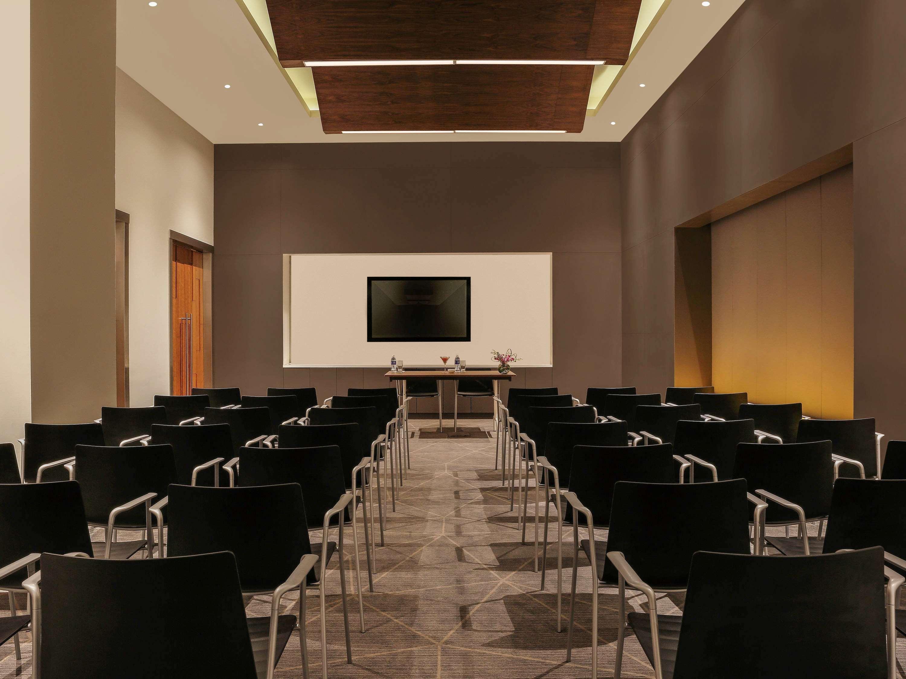 Ibis Kochi City Centre - An Accor Brand Экстерьер фото