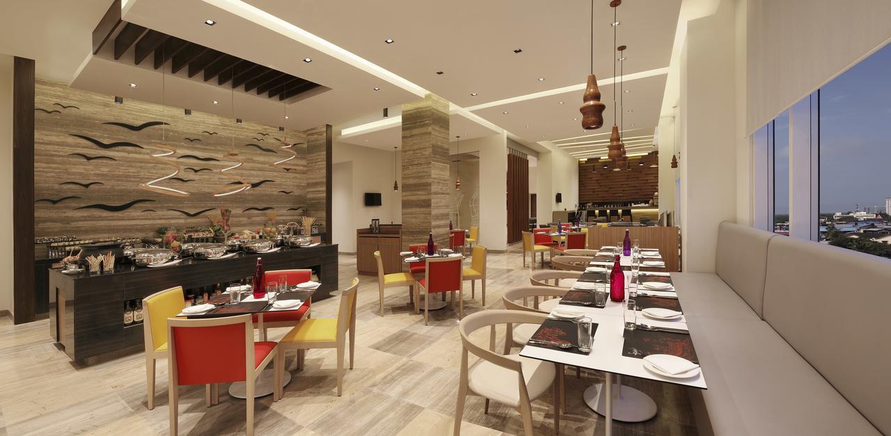 Ibis Kochi City Centre - An Accor Brand Экстерьер фото